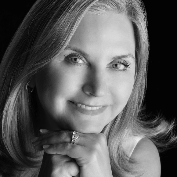 Meet your Posher, Pamela - Picture 1 of 1